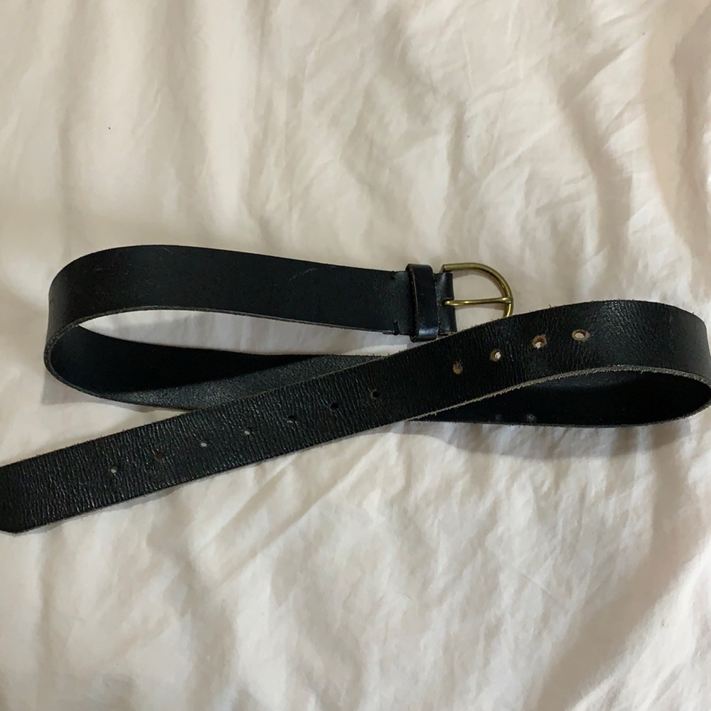 Women’s leather belt